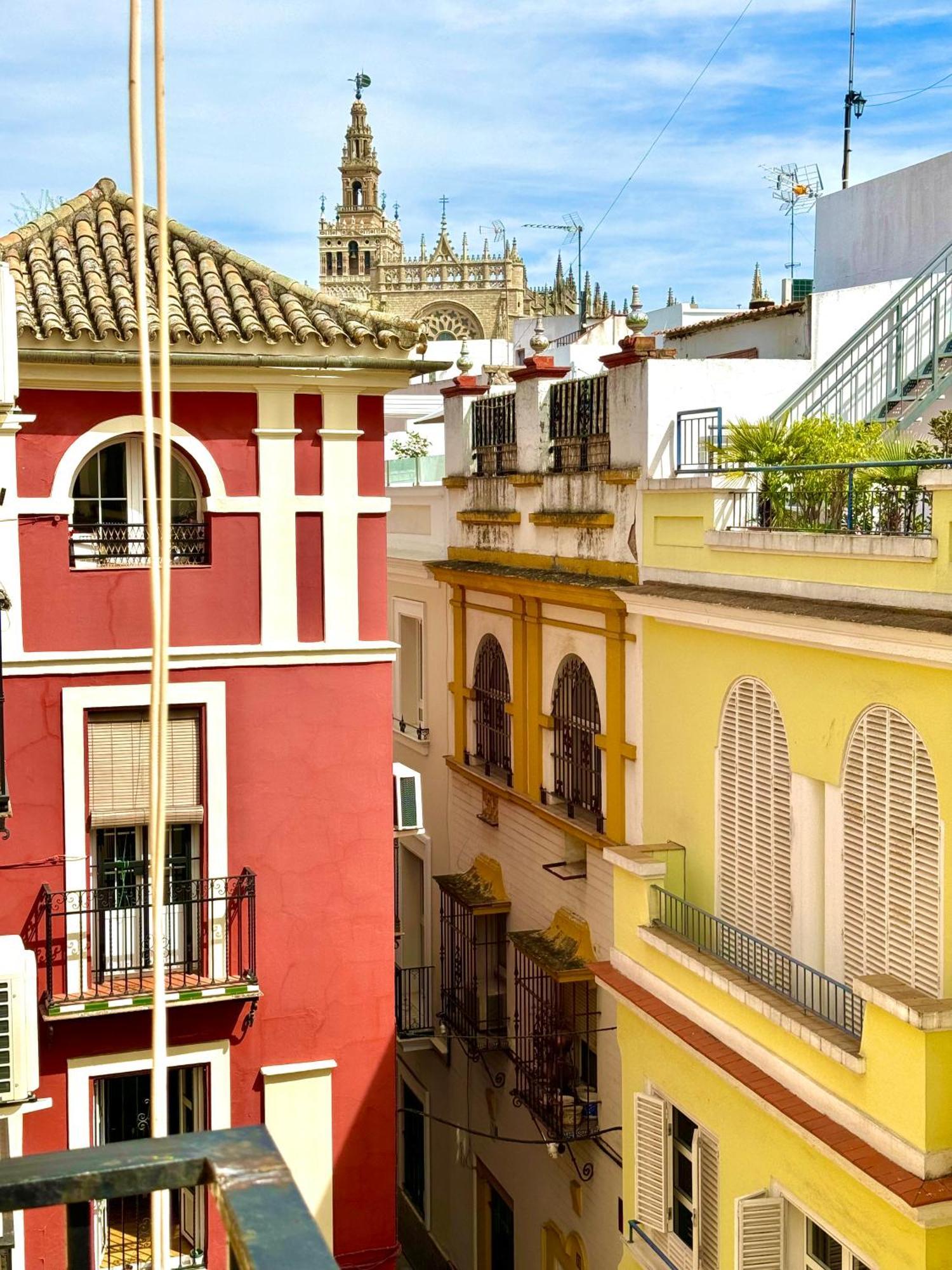 Luxury Cathedral Views In Seville Exterior photo